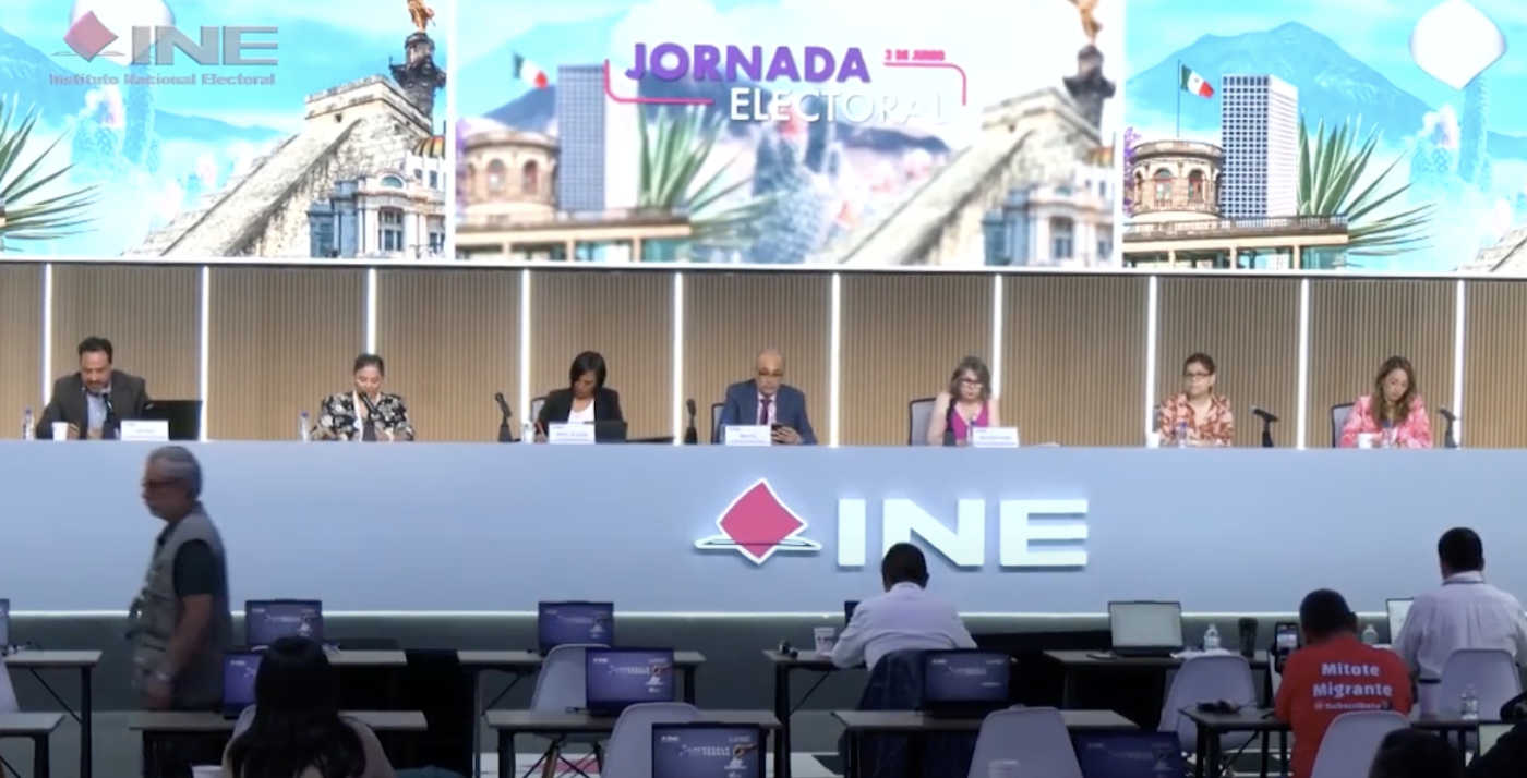 Conferencia de prensa, de la Comisión de Capacitación Electoral